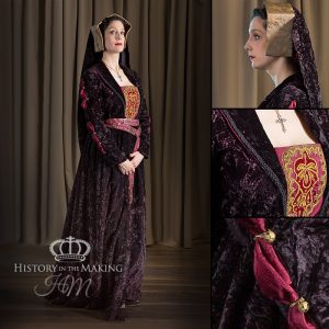 1436-Lady in Waiting
