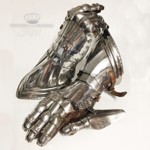 15C- Gothic Articulated gauntlets- Steel construction-02