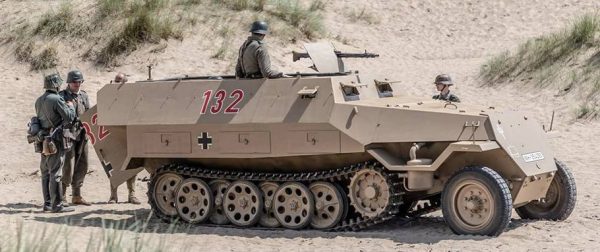 German WW2 1943 SdKfz 251/1 Ausf D Half Track (Replica) - Image 2